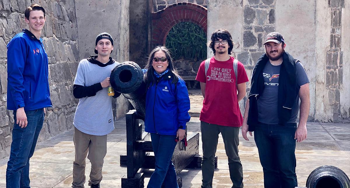 Students at Lima historical site.