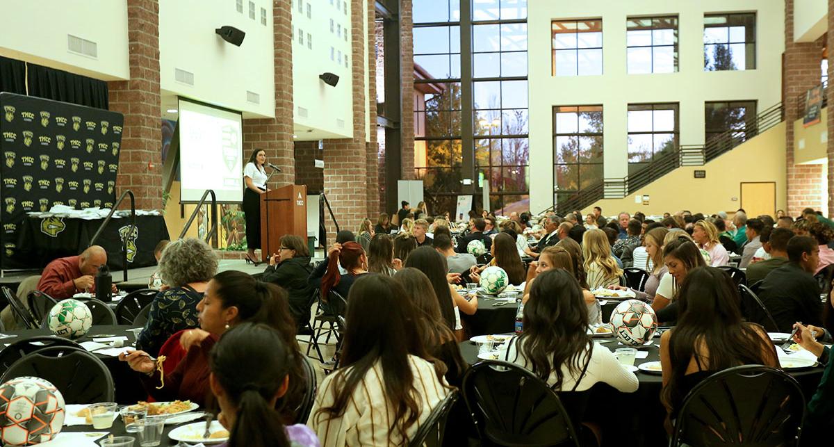 Dr. Karin Hilgersom speaking to guests.