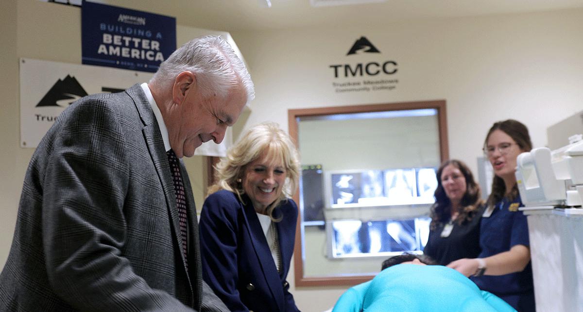 Governor Sisolak and Dr. Jill Biden speak with nursing students.